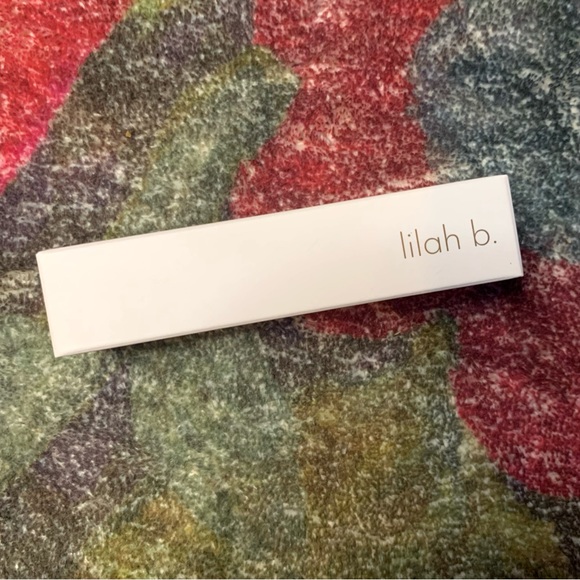 lilah b. Other - 💜 Lilah b Retractable Bronzer Brush